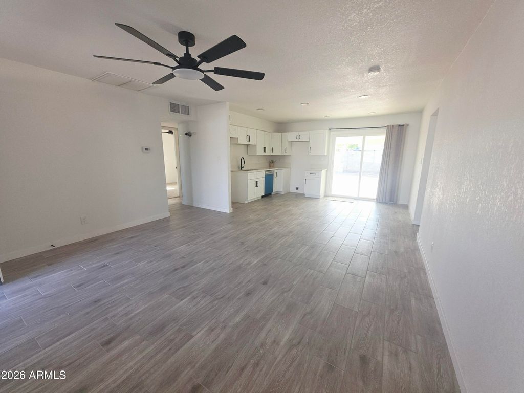 2516 N 47TH Drive, Phoenix, AZ 85035 — photo 5
