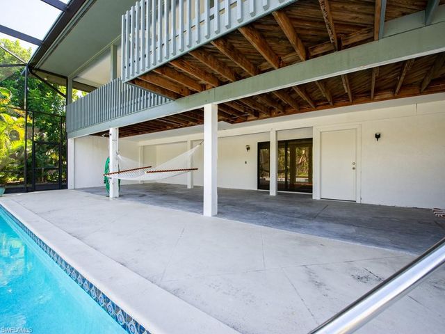 1379 Albatross RD, Sanibel, FL 33957