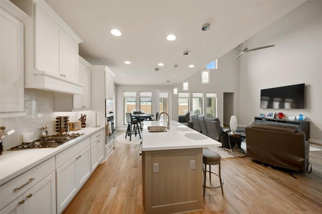 7239 Stillmeadow Grove Drive, Magnolia, TX 77354