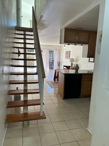 15385 S Dixie Hwy 22 Hwy, Palmetto Bay, FL 33157