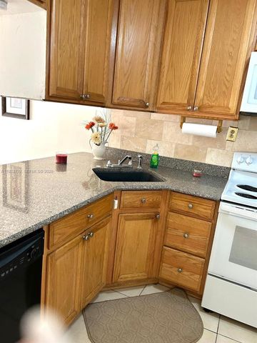 15385 S Dixie Hwy 22 Hwy, Palmetto Bay, FL 33157