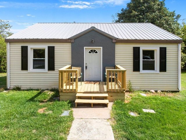 48 Upland DR, Salem, VA 24153