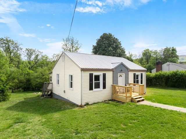 48 Upland DR, Salem, VA 24153