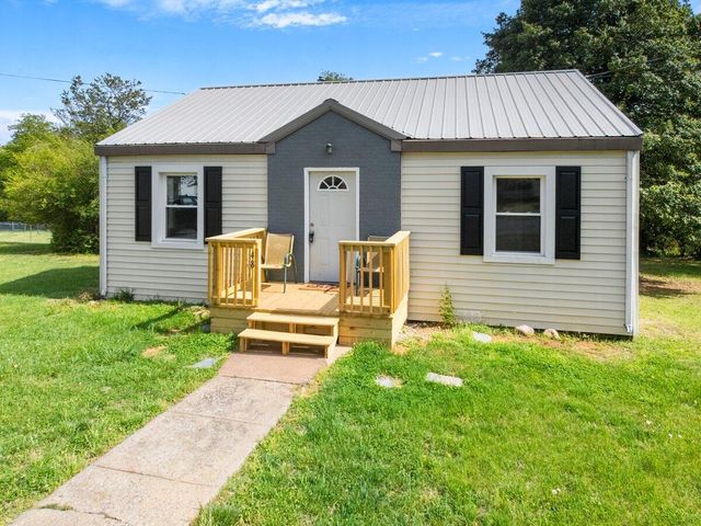 48 Upland DR, Salem, VA 24153