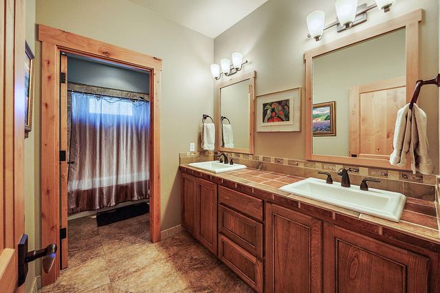 1475 Dead Indian Memorial Road, Ashland, OR 97520