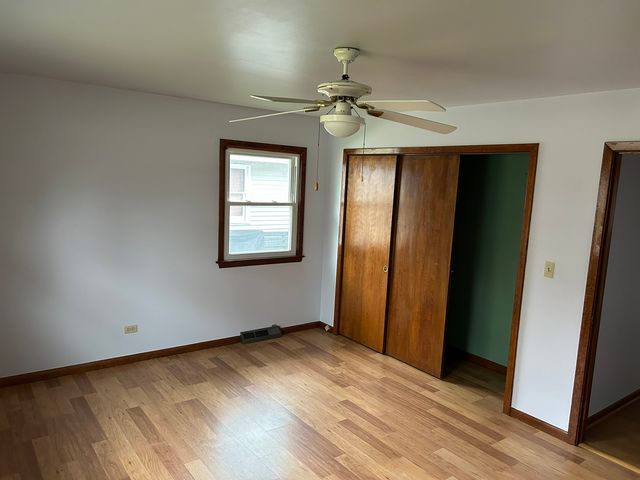 1755 Country Knolls Lane, Elgin, IL 60123