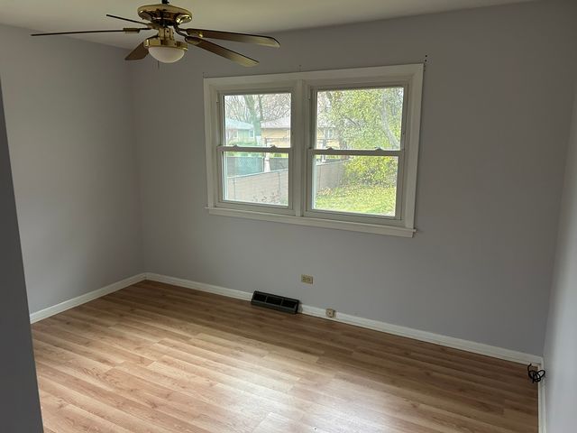 1755 Country Knolls Lane, Elgin, IL 60123