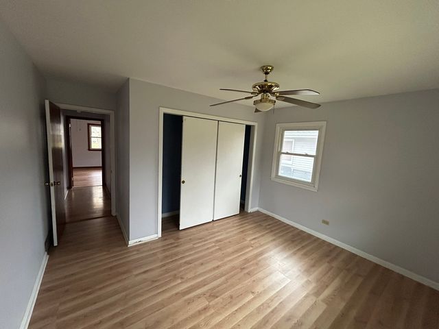 1755 Country Knolls Lane, Elgin, IL 60123