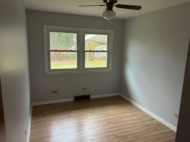 1755 Country Knolls Lane, Elgin, IL 60123