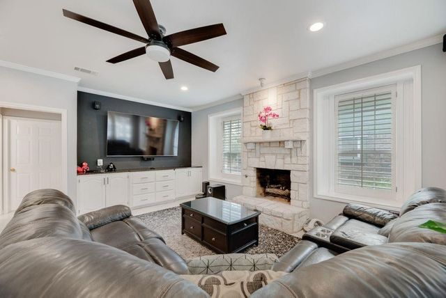 2805 Pine View Drive, Grapevine, TX 76051