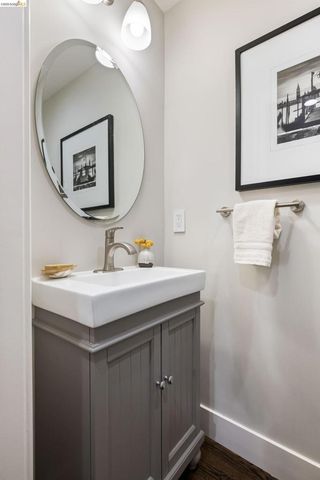 835 Grosvenor Pl, Oakland, CA 94610