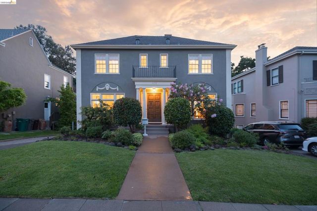 835 Grosvenor Pl, Oakland, CA 94610