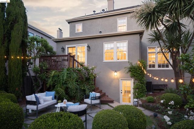 835 Grosvenor Pl, Oakland, CA 94610