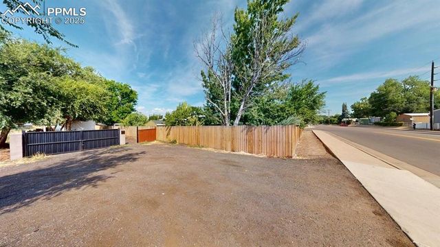 1575 N Sable Boulevard, Aurora, CO 80011