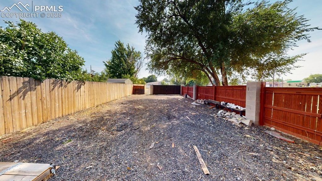 1575 N Sable Boulevard, Aurora, CO 80011 — photo 4