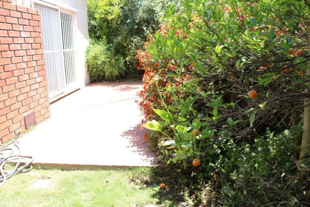 18616 Lassen Street, Northridge, CA 91324