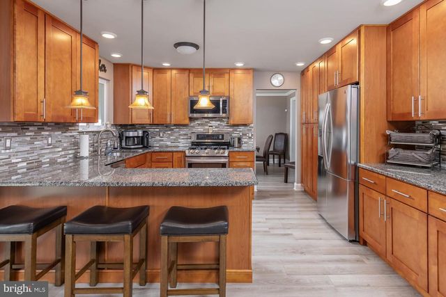 202 JUNIPER CIR, Glassboro, NJ 08028