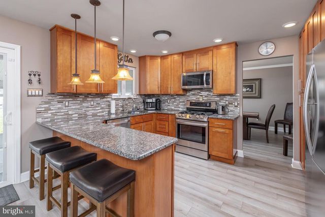 202 JUNIPER CIR, Glassboro, NJ 08028