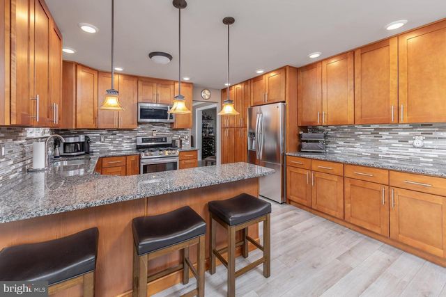 202 JUNIPER CIR, Glassboro, NJ 08028