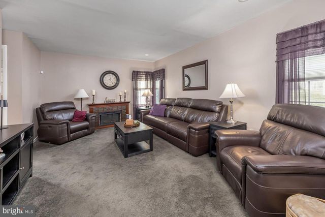 202 JUNIPER CIR, Glassboro, NJ 08028