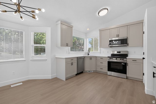 261 W BEVERLEE ANN DR, Draper, UT 84020