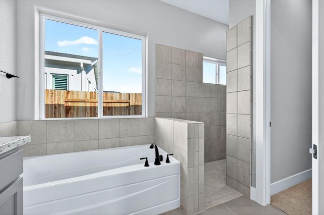 925 Acadia Ct, Roseville, CA 95747