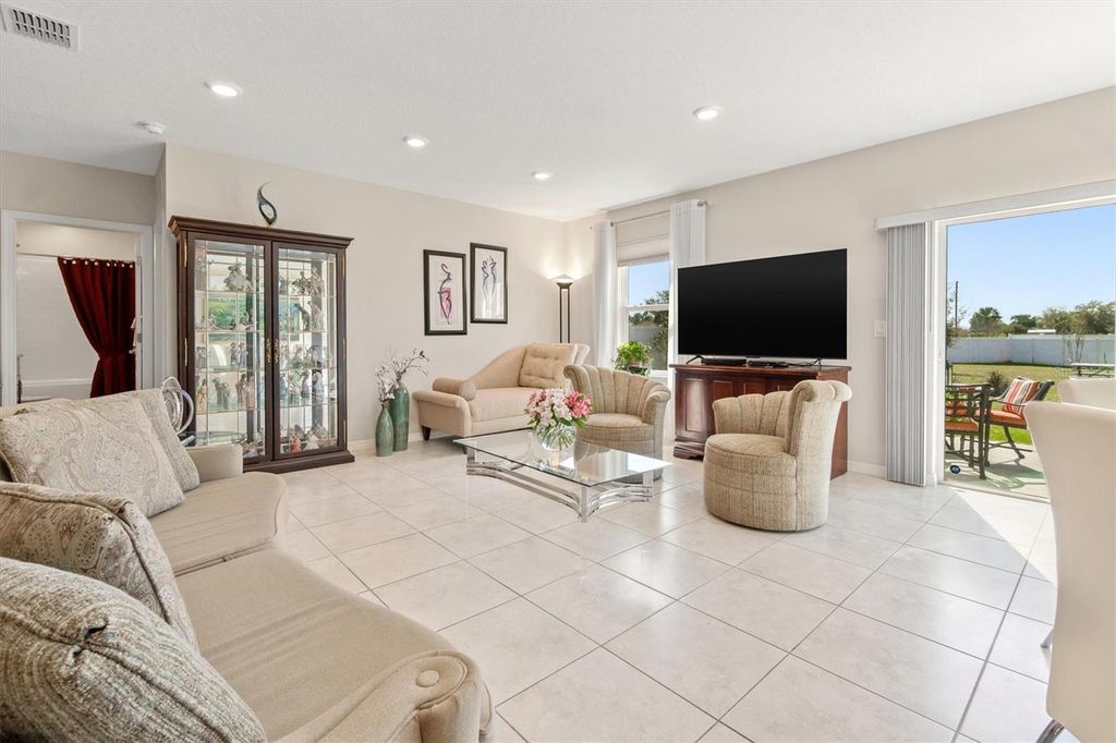 Image 11 of property listing at 1 FRENORA LANE, Palm Coast, FL 32137