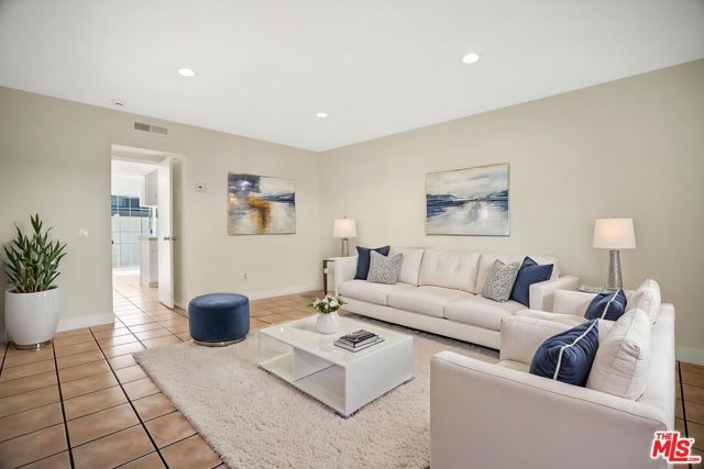 10065 De Soto Avenue 304, Chatsworth (los Angeles), CA 91311