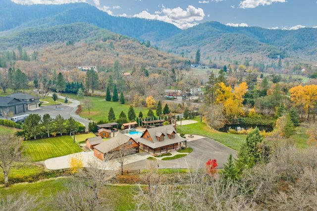 5650 Kane Creek Road, Central Point, OR 97502