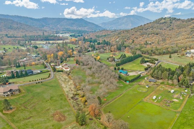 5650 Kane Creek Road, Central Point, OR 97502