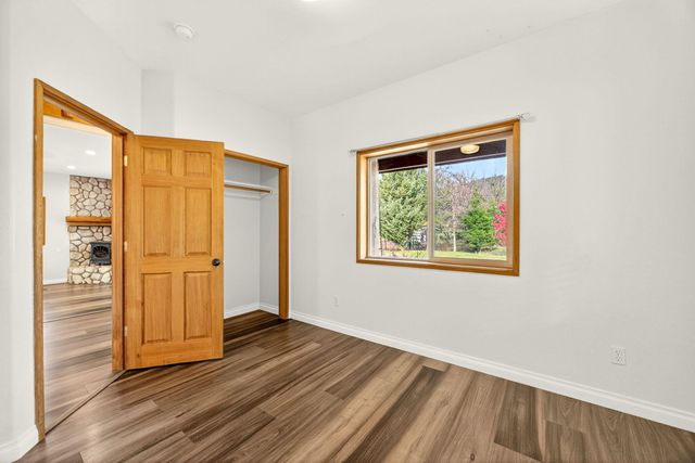 5650 Kane Creek Road, Central Point, OR 97502