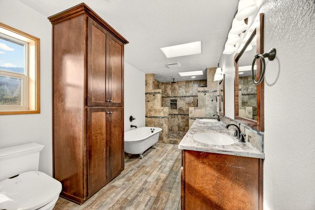 5650 Kane Creek Road, Central Point, OR 97502