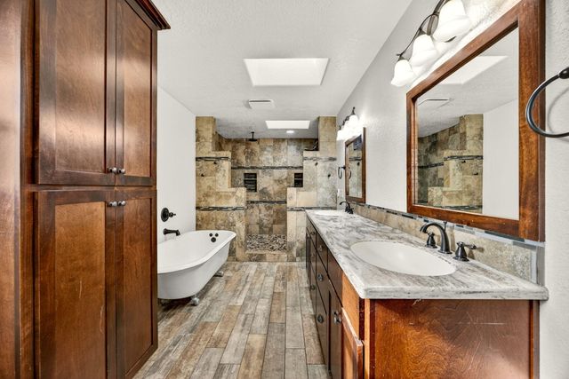 5650 Kane Creek Road, Central Point, OR 97502