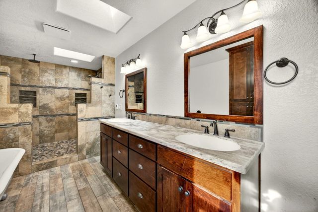 5650 Kane Creek Road, Central Point, OR 97502