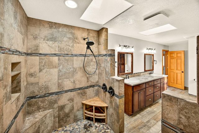 5650 Kane Creek Road, Central Point, OR 97502