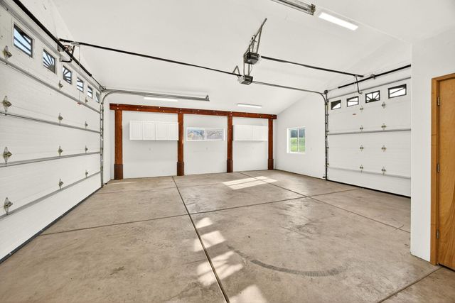 5650 Kane Creek Road, Central Point, OR 97502