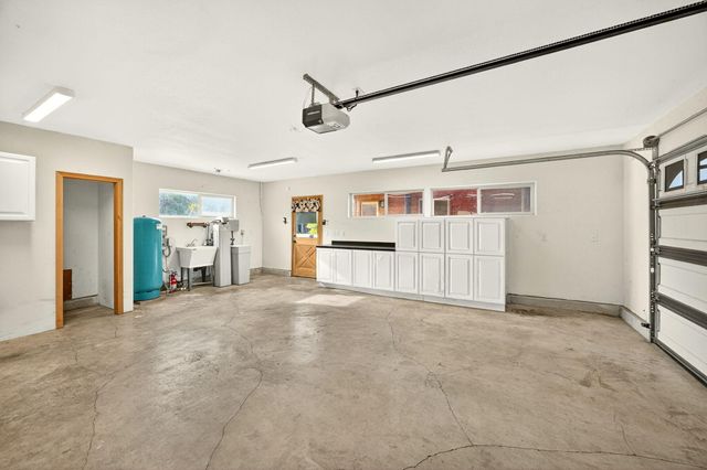 5650 Kane Creek Road, Central Point, OR 97502