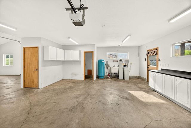 5650 Kane Creek Road, Central Point, OR 97502