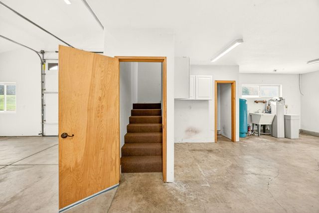 5650 Kane Creek Road, Central Point, OR 97502