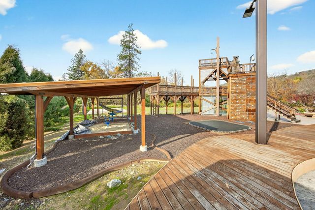 5650 Kane Creek Road, Central Point, OR 97502