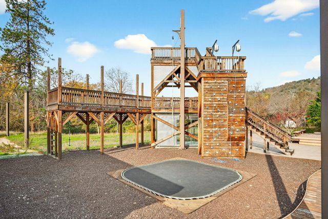 5650 Kane Creek Road, Central Point, OR 97502