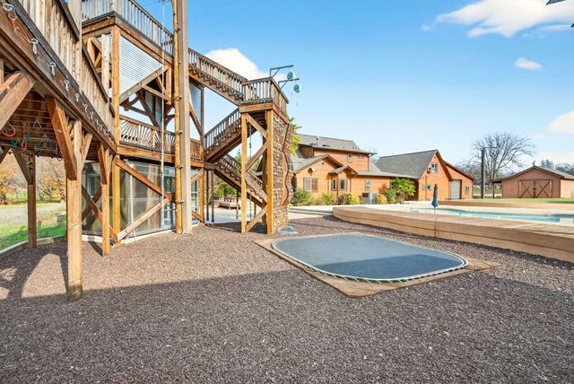 5650 Kane Creek Road, Central Point, OR 97502