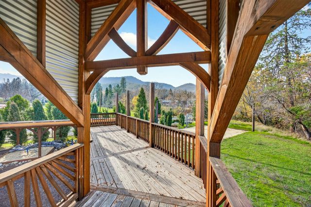 5650 Kane Creek Road, Central Point, OR 97502