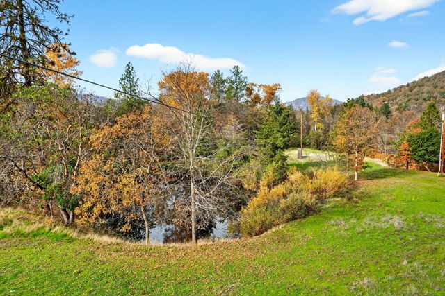 5650 Kane Creek Road, Central Point, OR 97502