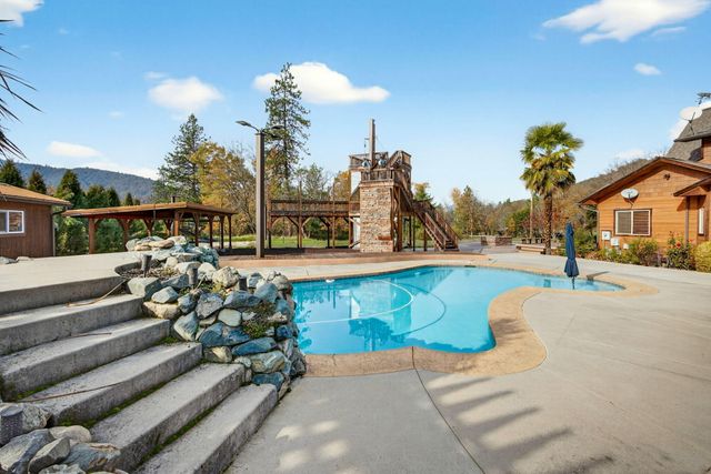 5650 Kane Creek Road, Central Point, OR 97502