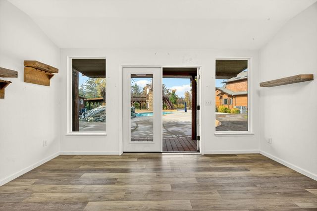 5650 Kane Creek Road, Central Point, OR 97502