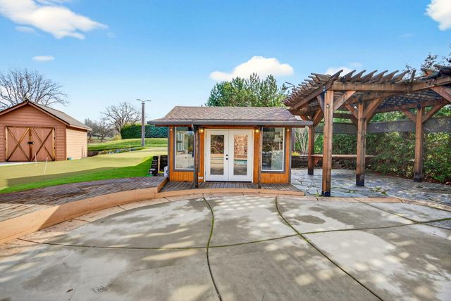 5650 Kane Creek Road, Central Point, OR 97502