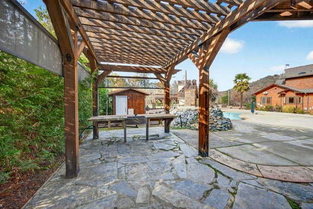 5650 Kane Creek Road, Central Point, OR 97502