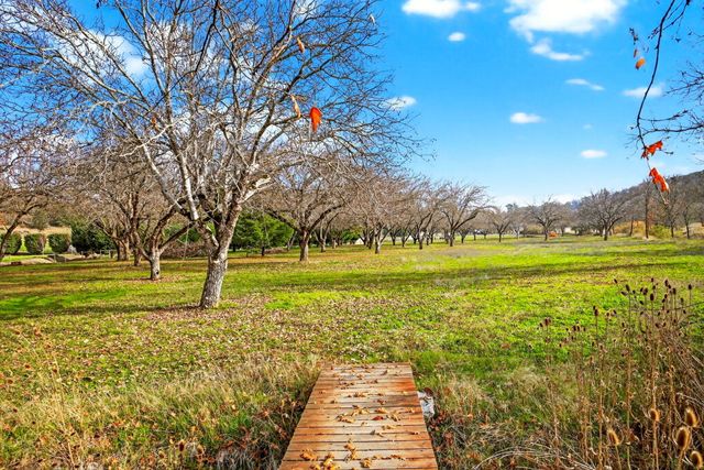 5650 Kane Creek Road, Central Point, OR 97502