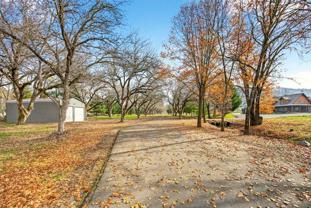 5650 Kane Creek Road, Central Point, OR 97502